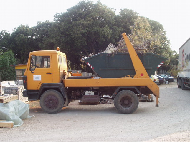 Tam 130 T 11 4x2 RNK 03.jpg