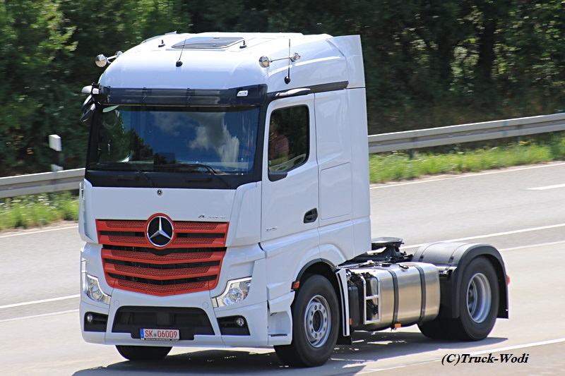 MB Actros4.1 1845 SK-06009 2019 08 14 FRAWEB.jpg