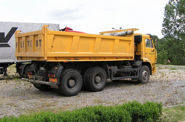 Kamaz 6520 6x4 S3 04.jpg