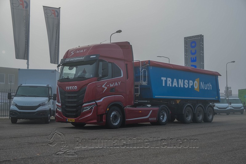 RVN00287-BorderMaker.jpg