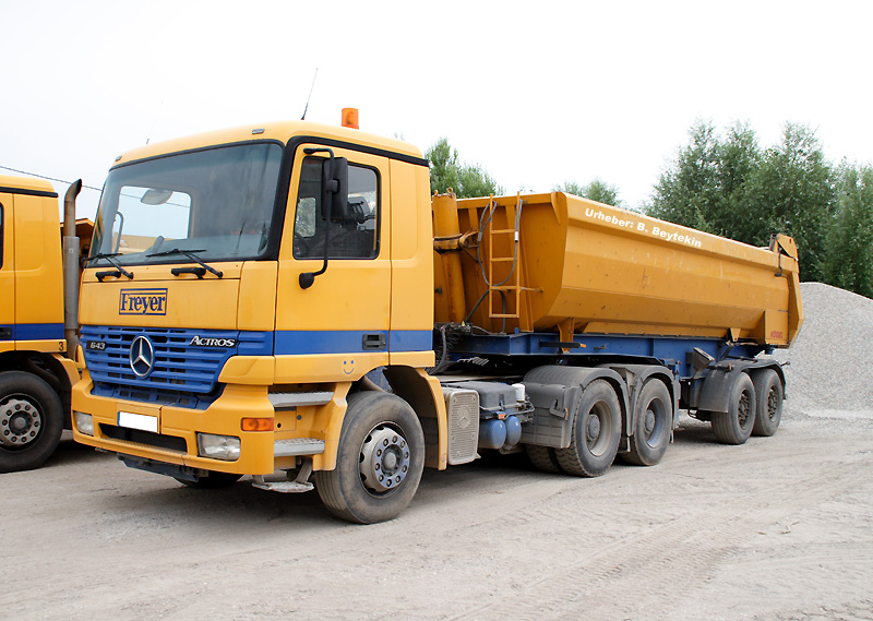 Actros-2643-Sattelkipper_1.jpg