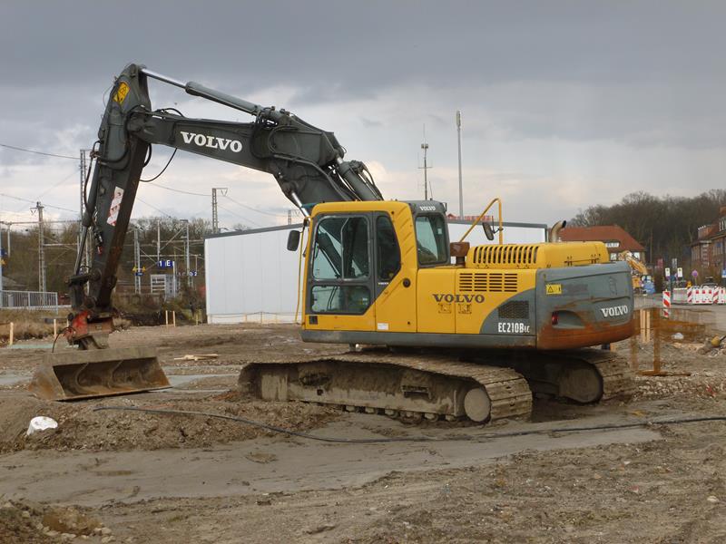 Volvo EC 210 BLC Gelb 1 (Copy).jpg