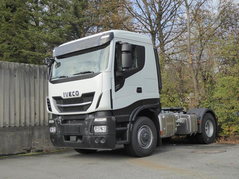 Iveco Trakker  X-Way 480 SZM Weiss 2 (Copy).jpg