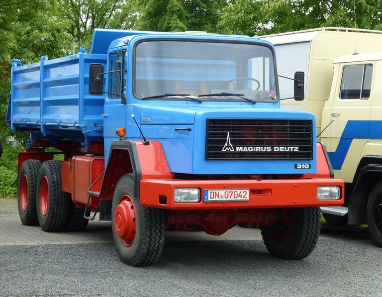 Magirus 310 D 26 Blau 1 (Copy) (2).jpg