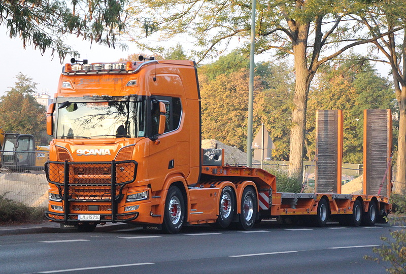 Schafer Transporte Scania R580 HL TiefladerSZ  Fulda 2018 web b IMG_2855.jpg