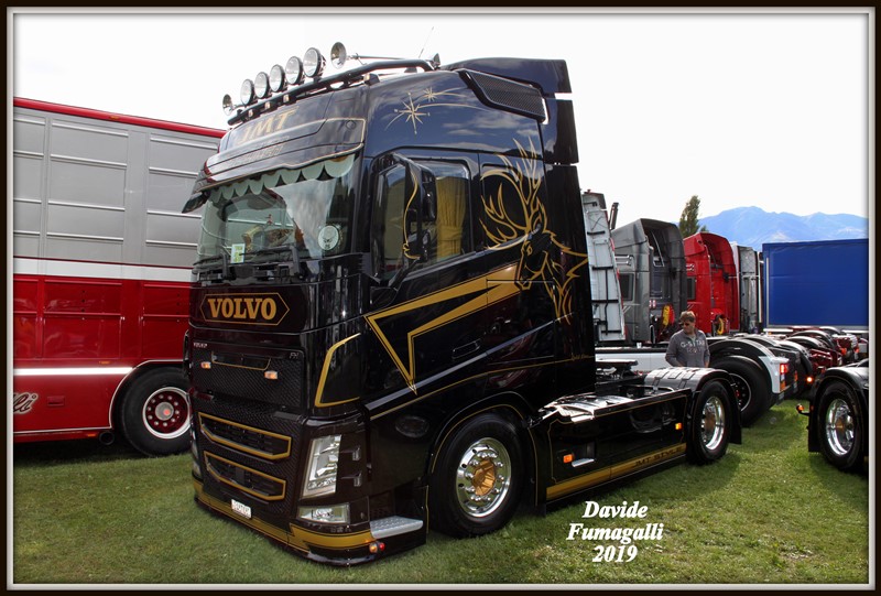 Volvo FHIV (2).jpg