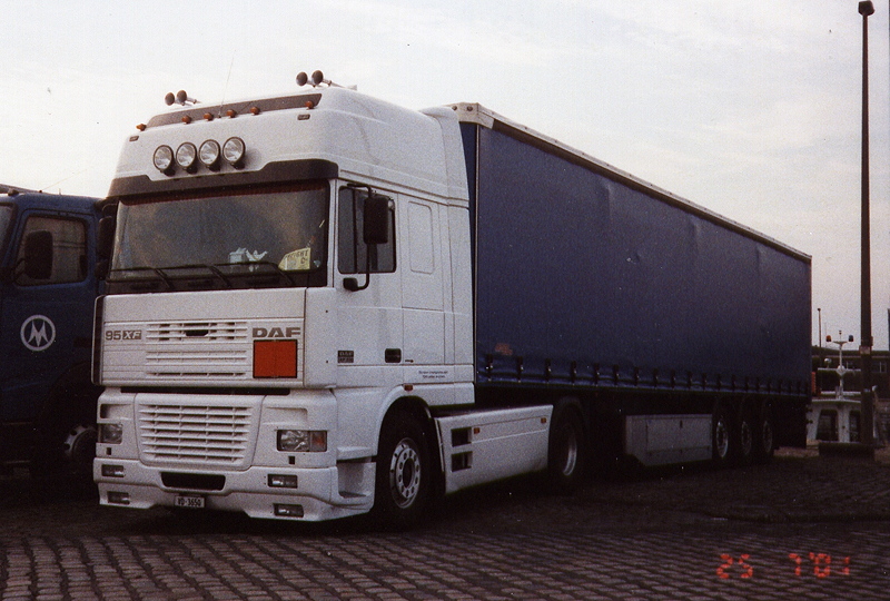 DAF 95 SSC PPSZ Antwerpen 2001 web b.jpg