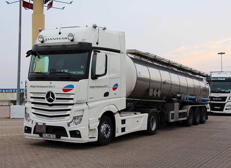 Kristiansen Holger MB Actros MP4 Giga CHTASZ  Sittensen 2016 TIm IMG_6328 b.jpg
