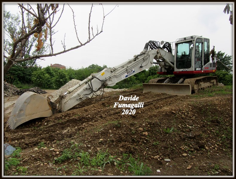 Takeuchi TB2150R Soldi 001.jpg