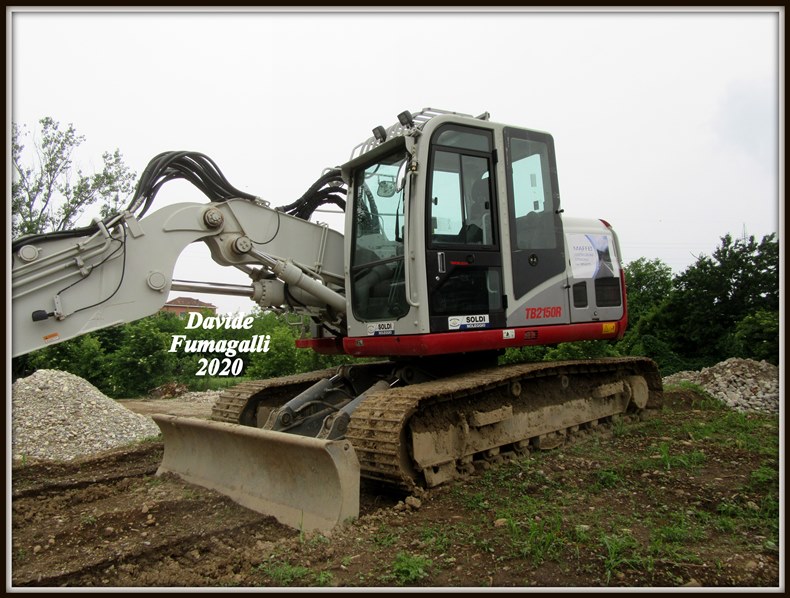 Takeuchi TB2150R Soldi 002.jpg