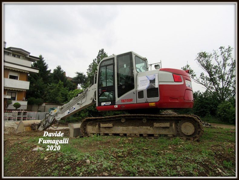 Takeuchi TB2150R Soldi 003.jpg