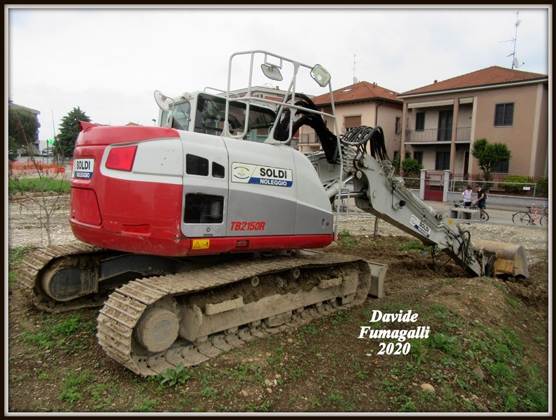 Takeuchi TB2150R Soldi 004.jpg