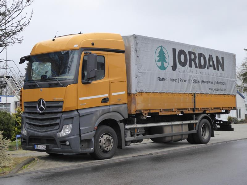 MB Actros 1833 MP4 Jordan 1 (Copy).jpg
