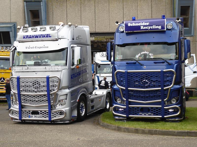 MB Actros 1853 MP4 Krahwinkel + MB Actros 1852 MP4 Schneider 1 (Copy).jpg