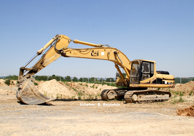 Cat-325-LN.jpg