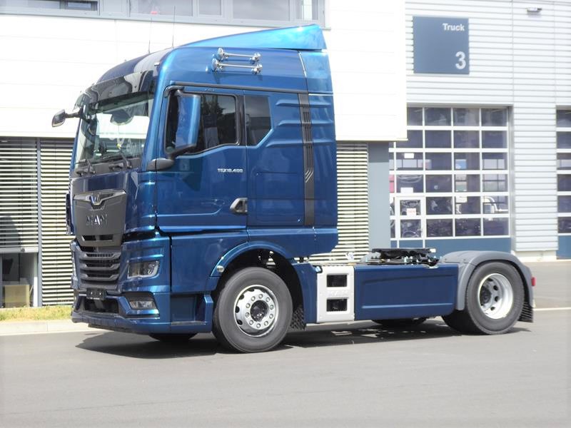 New MAN TGX 18.440 SZM Blaumetalic 1 (Copy) (2).jpg