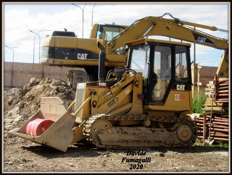 Caterpillar 939C.jpg