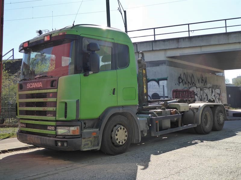 Scania 124C 420 Abrollkipper Grün 1 (Copy) (2).jpg