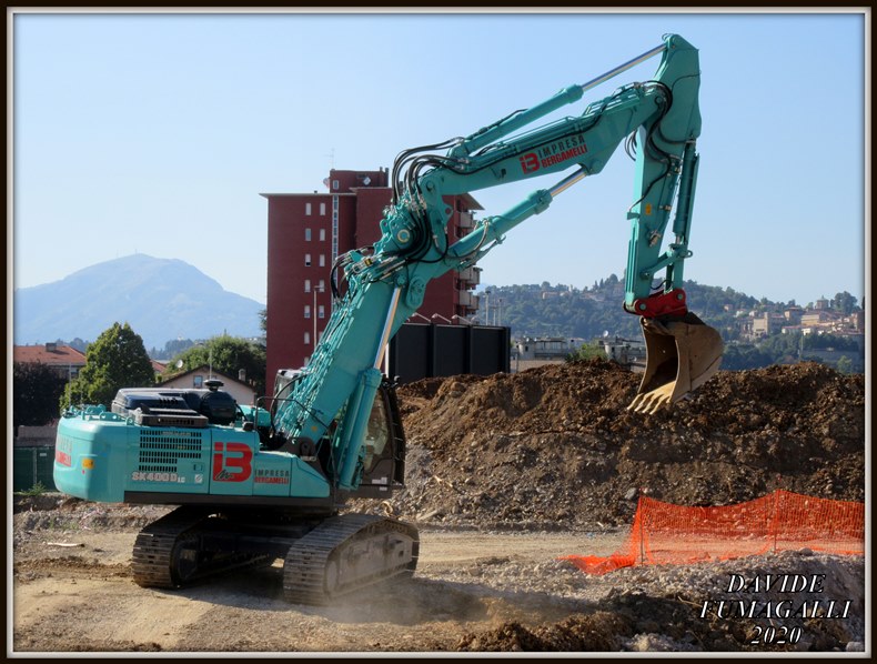 Kobelco SK400D Bergamelli (15).jpg