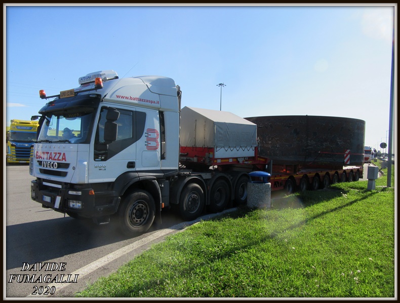 Iveco Trakker 500 Battazza (1).jpg