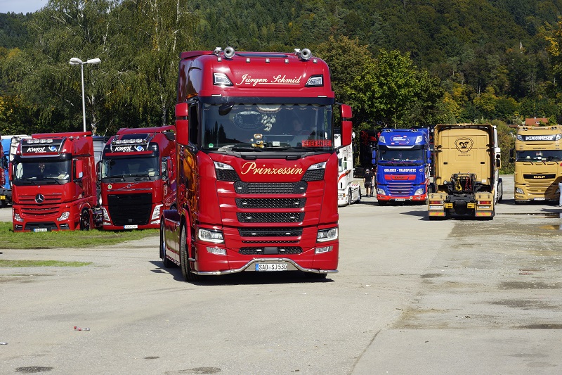 Scania 530 Schmid.jpg