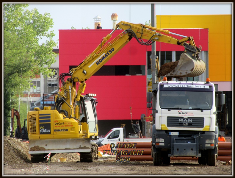 Komatsu PC138US-10 De Carli (1).jpg