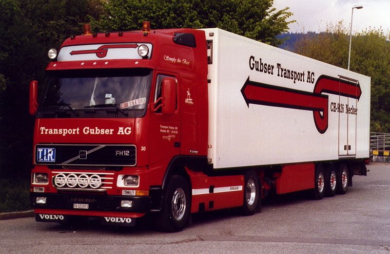 Gubser Transport Volvo FH12 GLobeXL KÜKOSZ Tim Front 2004 b.jpg