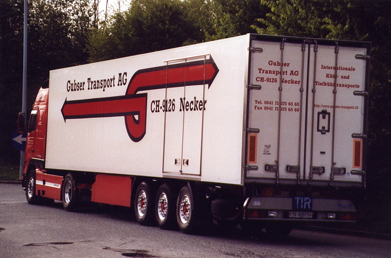 Gubser Transport Volvo FH12 GLobeXL KÜKOSZ Tim 2004 b.jpg