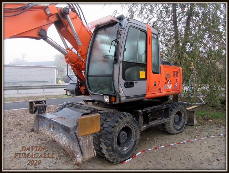 Hitachi Zaxis 160W Errestrade 002.jpg