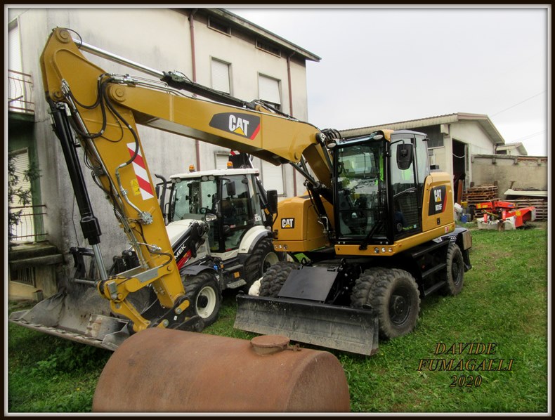 Caterpillar M315F ICA Strade 001.jpg