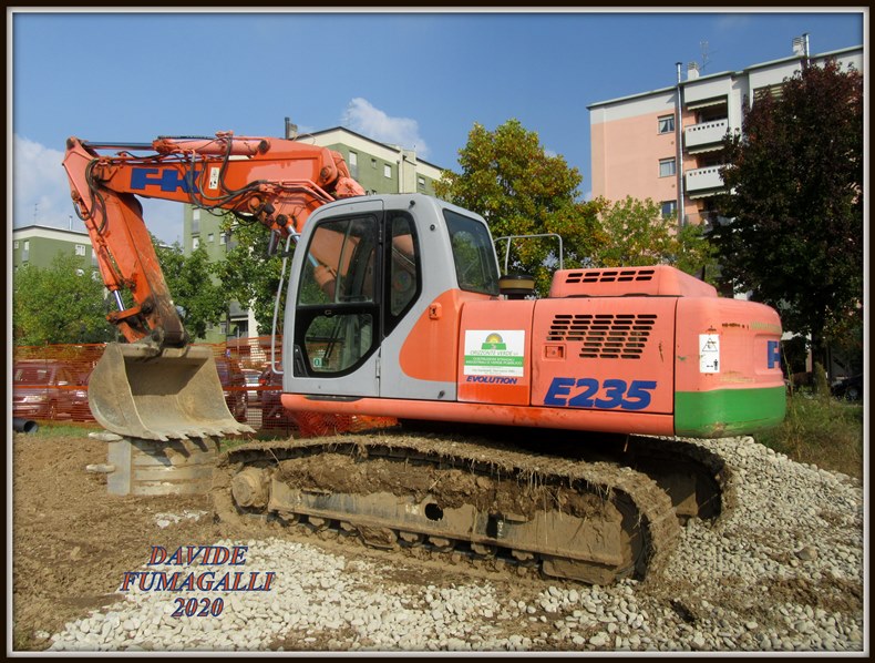 Fiat Kobelco E235 Orizzonte Verde 001.jpg