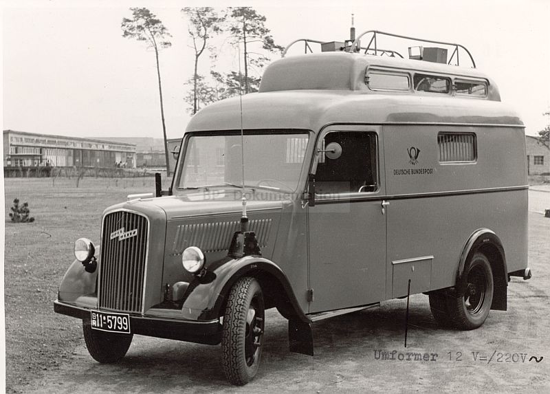 ##Funkmeßwagen Opel Blitz 1,5t ca 1951.jpg