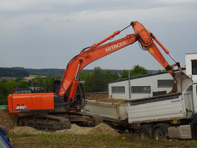 zaxis 210 läd.jpg