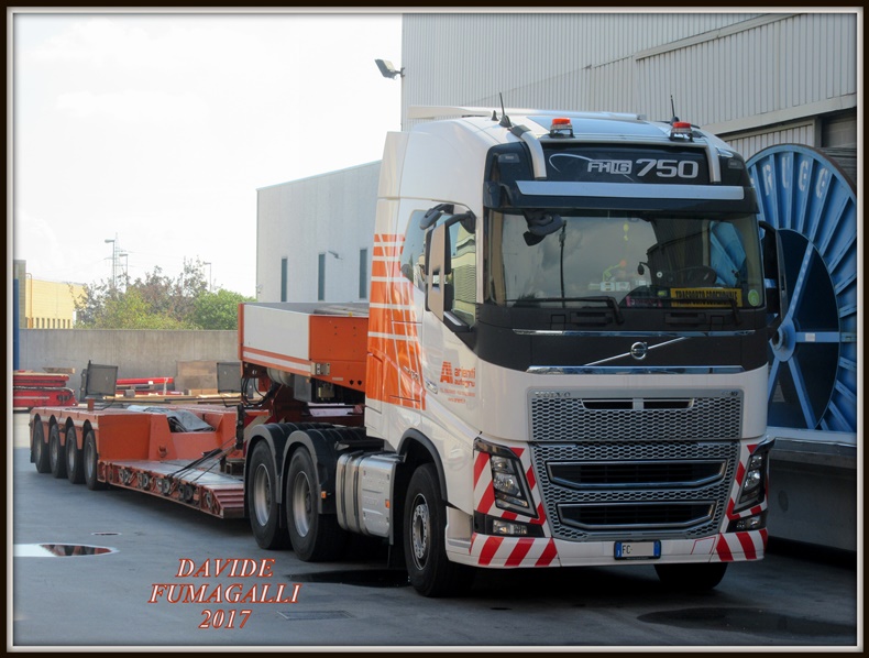 Volvo FH750 Arienti 001.jpg