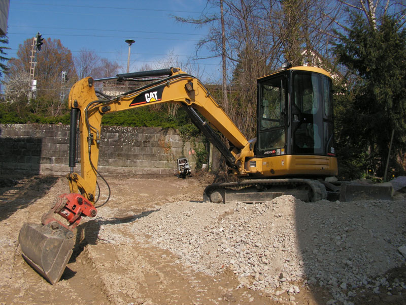 CAT 305CR (3).jpg