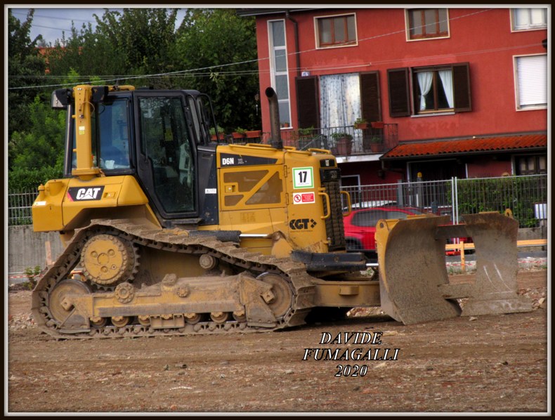 Caterpillar D6N Cava Trezzano 002.jpg
