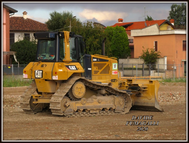Caterpillar D6N Cava Trezzano 001.jpg