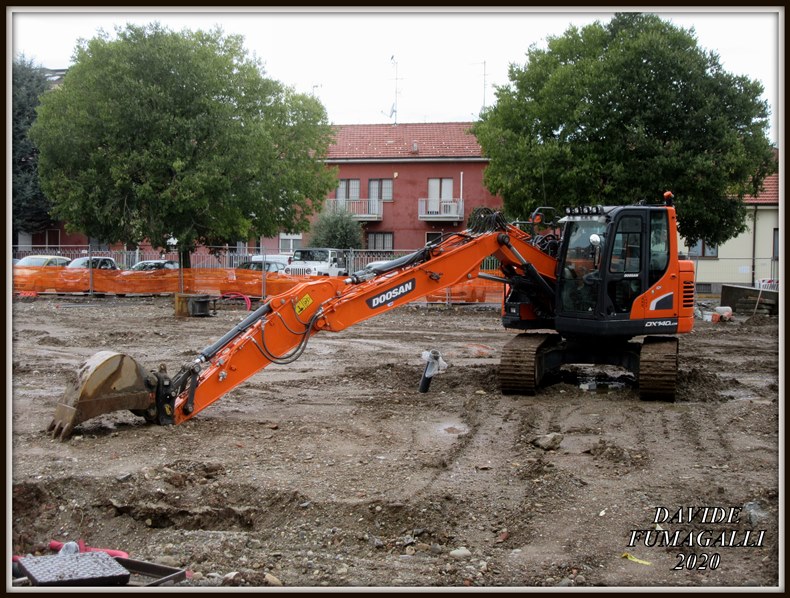 Doosan DX140LCR Casalucci (1).jpg