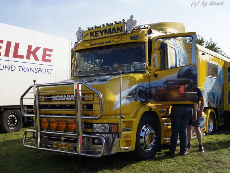 Scania 124 L 420 (DK).jpg