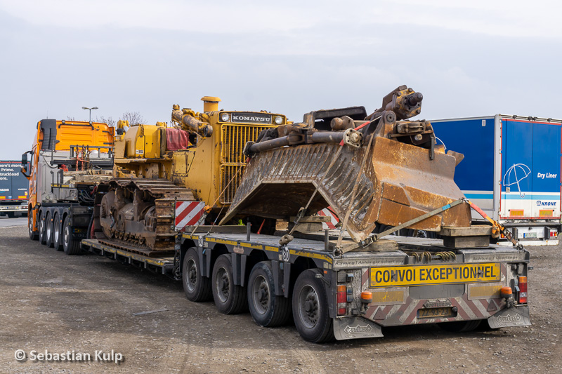 Volvo FHIV 540 GL XL 10x4 SLT Nooteboom, Vlist mit Komatsu, A61 Rübenach, 03.21-9.jpg