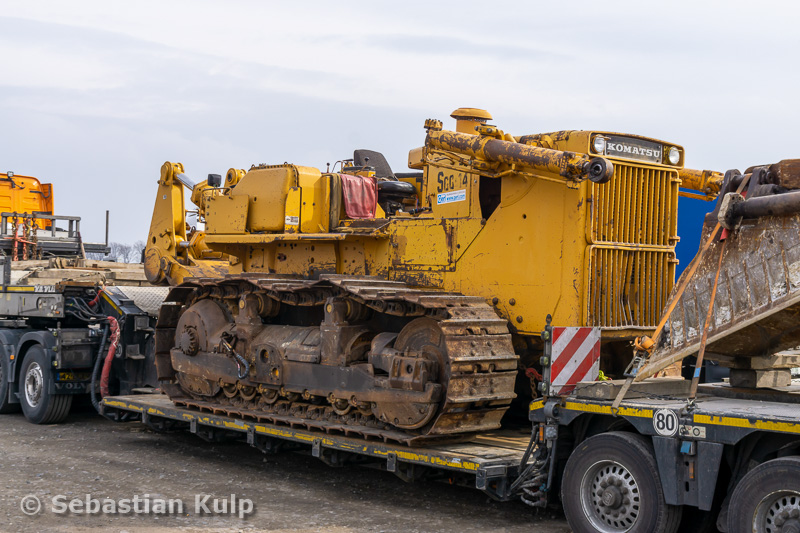 Volvo FHIV 540 GL XL 10x4 SLT Nooteboom, Vlist mit Komatsu, A61 Rübenach, 03.21-17.jpg