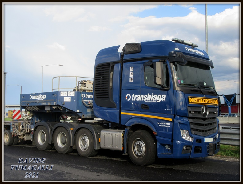 Mercedes-Benz Actros 4463 Transbiaga 002.jpg