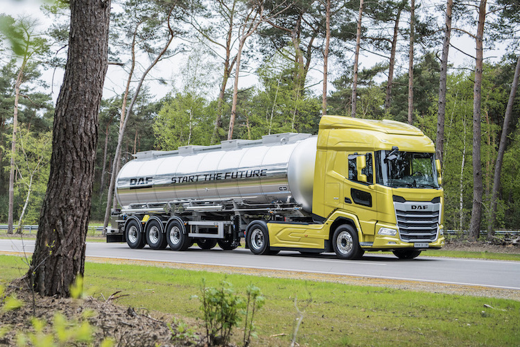 04. New Generation DAF XF truck sets fuel efficiency benchmark 2.jpg