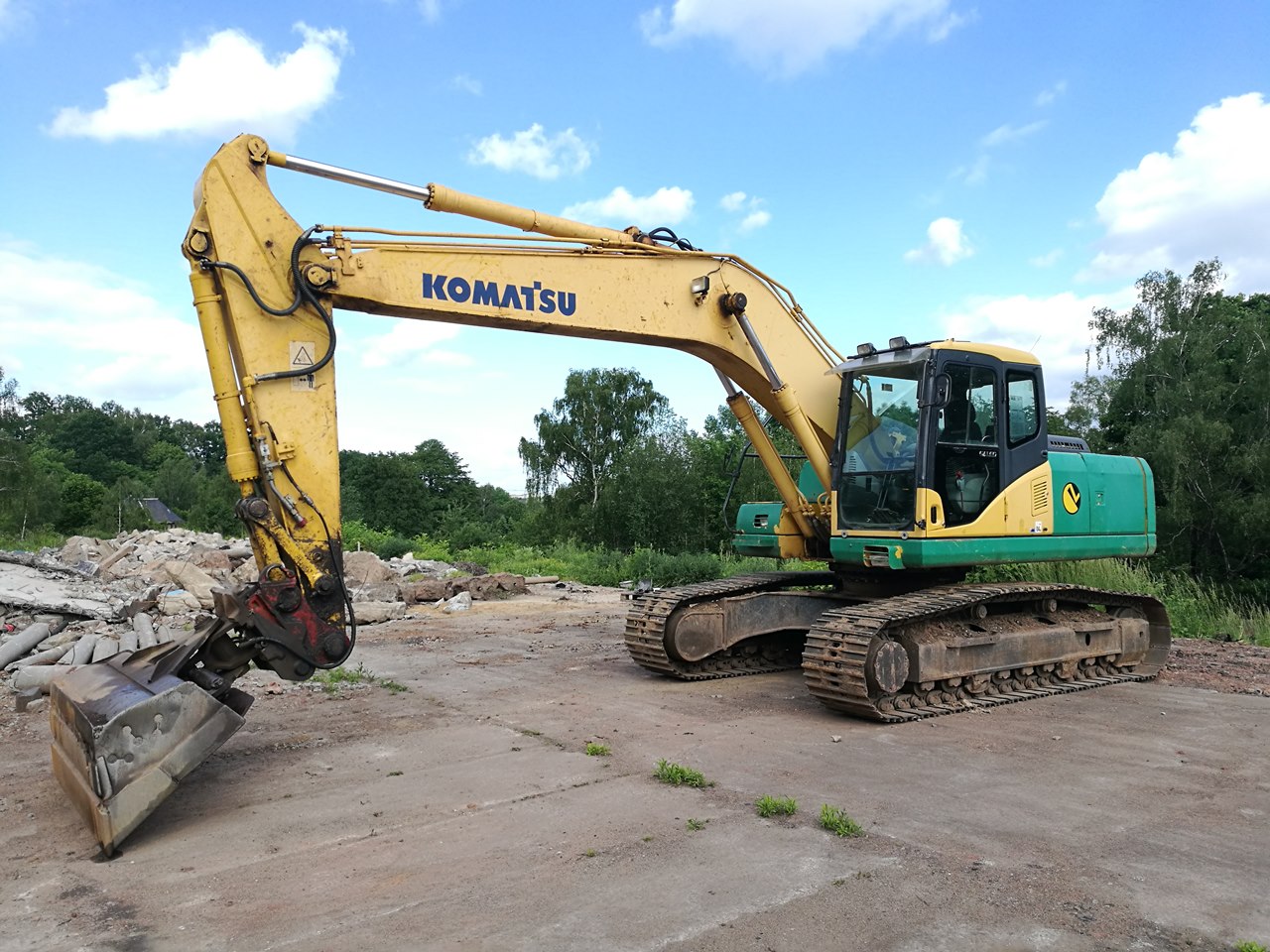 Komatsu PC210 LC-7K - (1).jpg