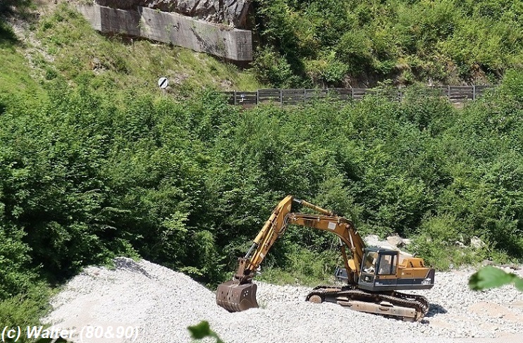 Komatsu PC360LC_Bagger_BMB.jpg