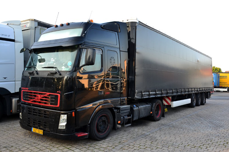 Volvo FH480 GXL Ex-Fluckiner[GR].jpg