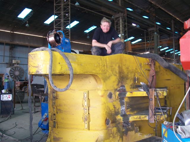 Komatsu Ausleger Reparatur.jpg