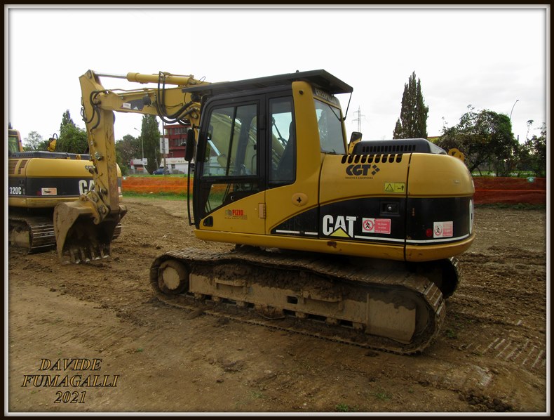 Caterpillar 312C Pizio 001.jpg