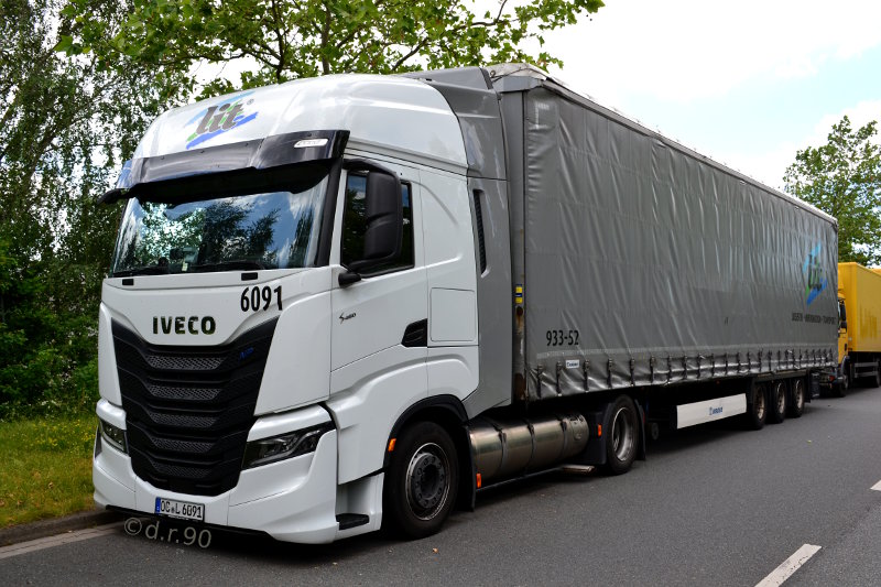 Iveco S-Way 460 NP LIT.jpg