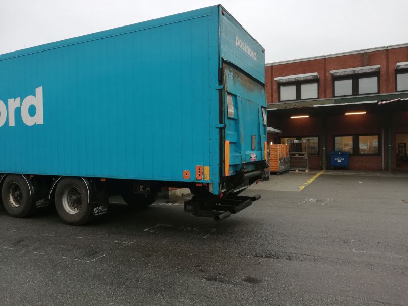 Post-Autos, postnord-Hinterteil AMT-Trailers 10.1.2022.jpg